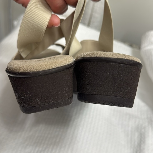 BNIB Charleston Shoe Company size 10 Hampton Sandals in Pearl - Picture 6 of 10